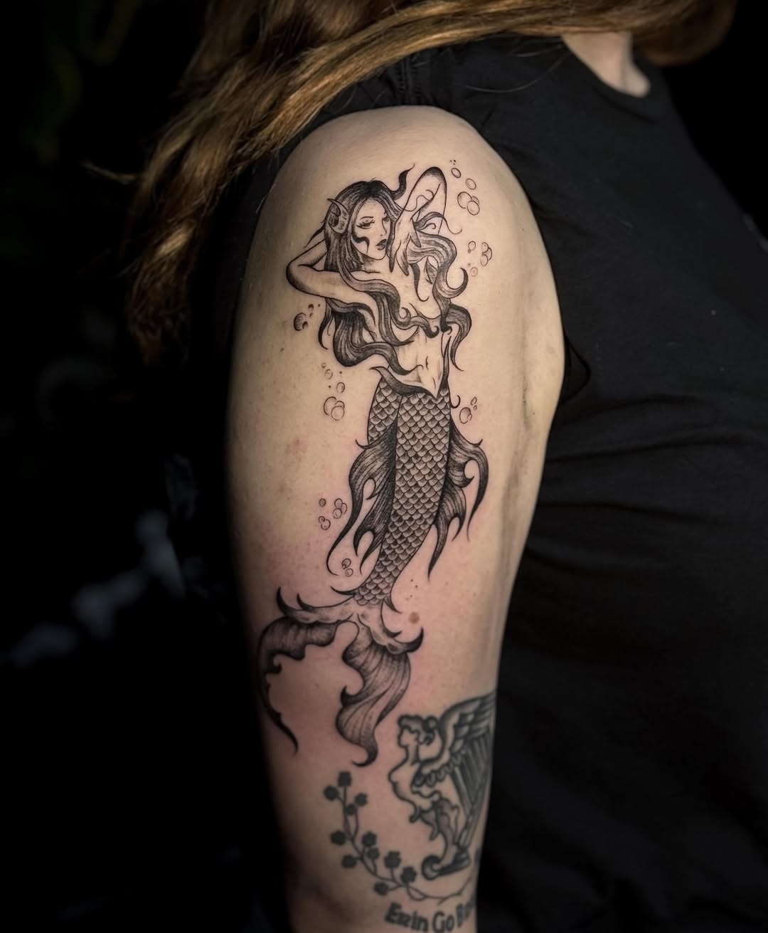 Siren voor @shann.jpg ❤️ big thanks!! 🫶🏻 
Wil je ook iets in deze stijl? Stuur me een dm! #fyp 
#fypage #tattoo #tattoos #sirentattoo